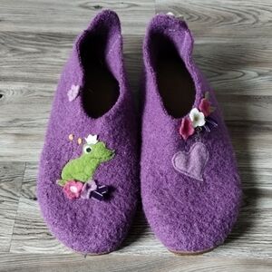 Living Kitzbühel Wool Frog Flower Slippers size 37 US 6